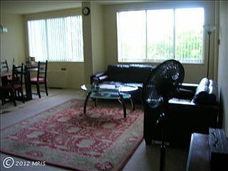 3rd image of 10401 Grosvenor Pl APT 313