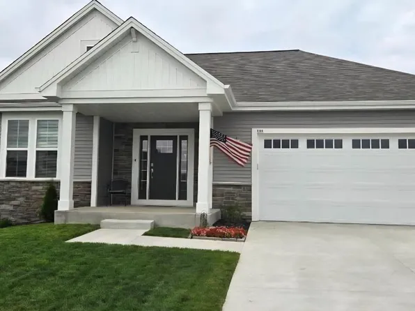 684 Lambert DRIVE, Slinger, WI 53086