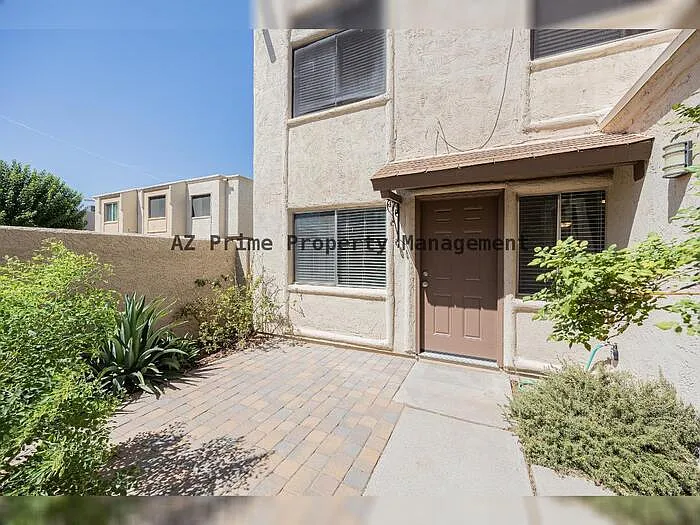 8113 E Glenrosa Ave