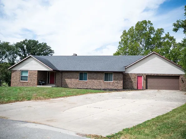 8304 W Pine Tree Ln, Muncie, IN 47304