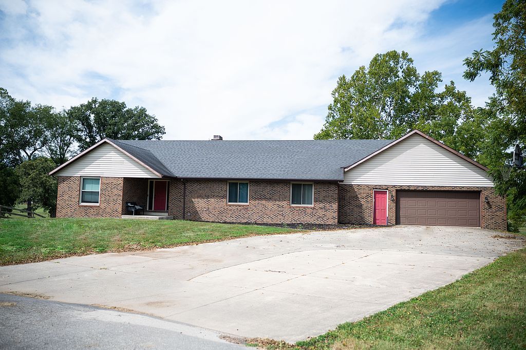 8304 W Pine Tree Ln - Property Image