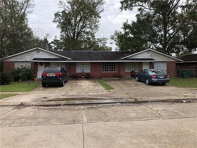 1st image of 2948 Camellia Dr