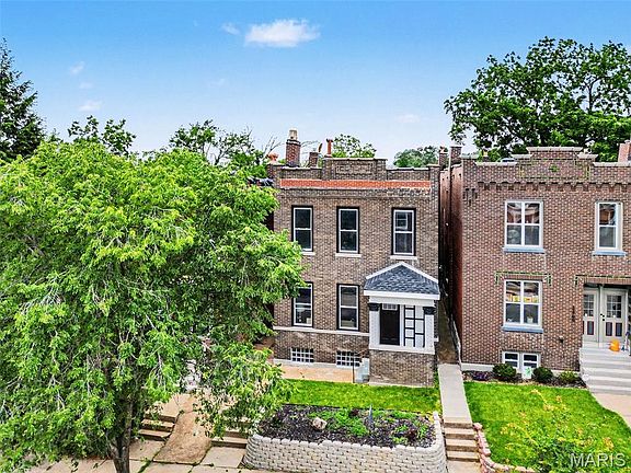2nd image of 3467 Giles Ave