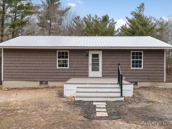 9008 W Dickerson Lake Rd, Greenville, MI 48838