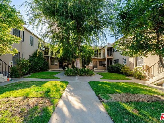 5th image of 823 Highland Ave