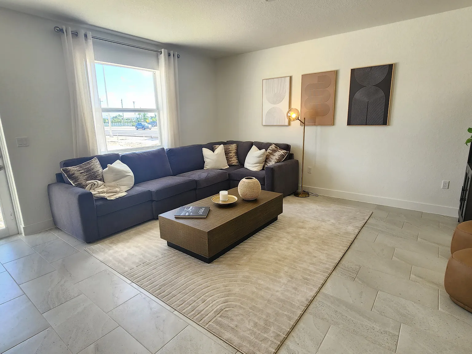 3 bed, 3105 sqft, $3,000 — Photo 3