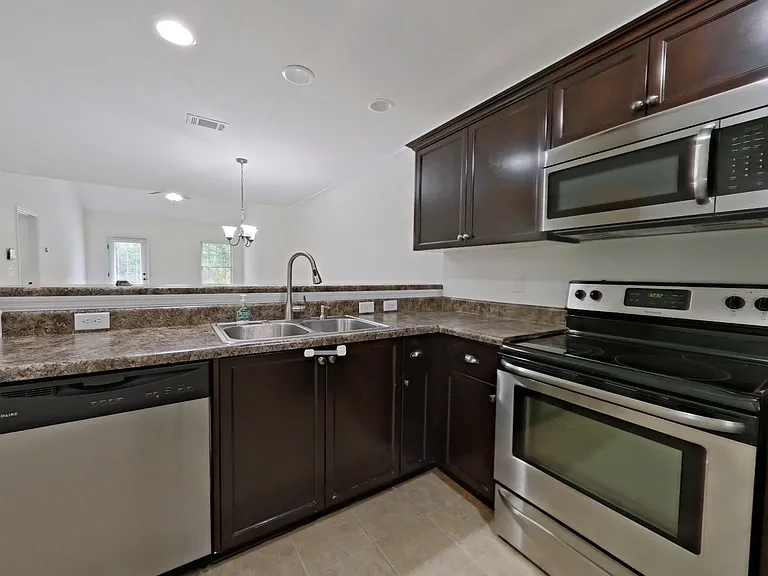 528 Scenic Dr — Photo 14