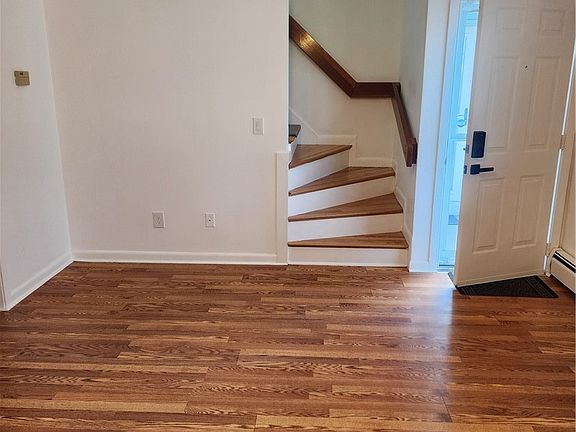 3rd image of 44 Nellie St