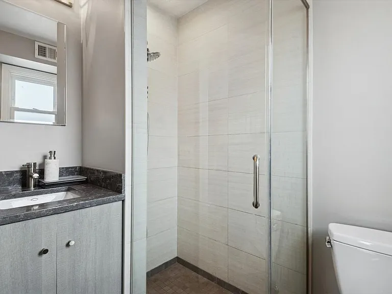 6534 W Montrose Ave #3W — Photo 15