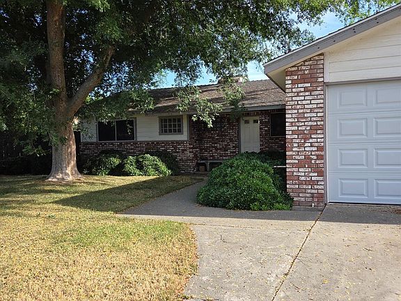3rd image of 2889 Adrian Cir