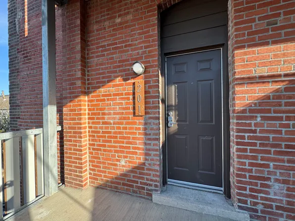 517 Gillis St APT 201, Kansas City, MO 64106
