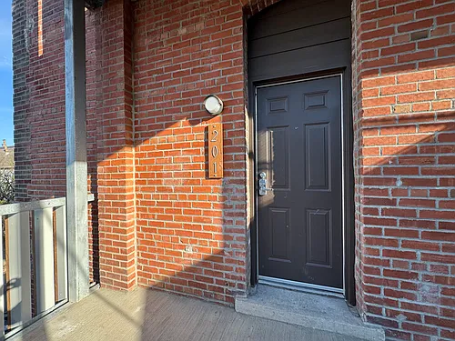 517 Gillis St #201 Photo 1
