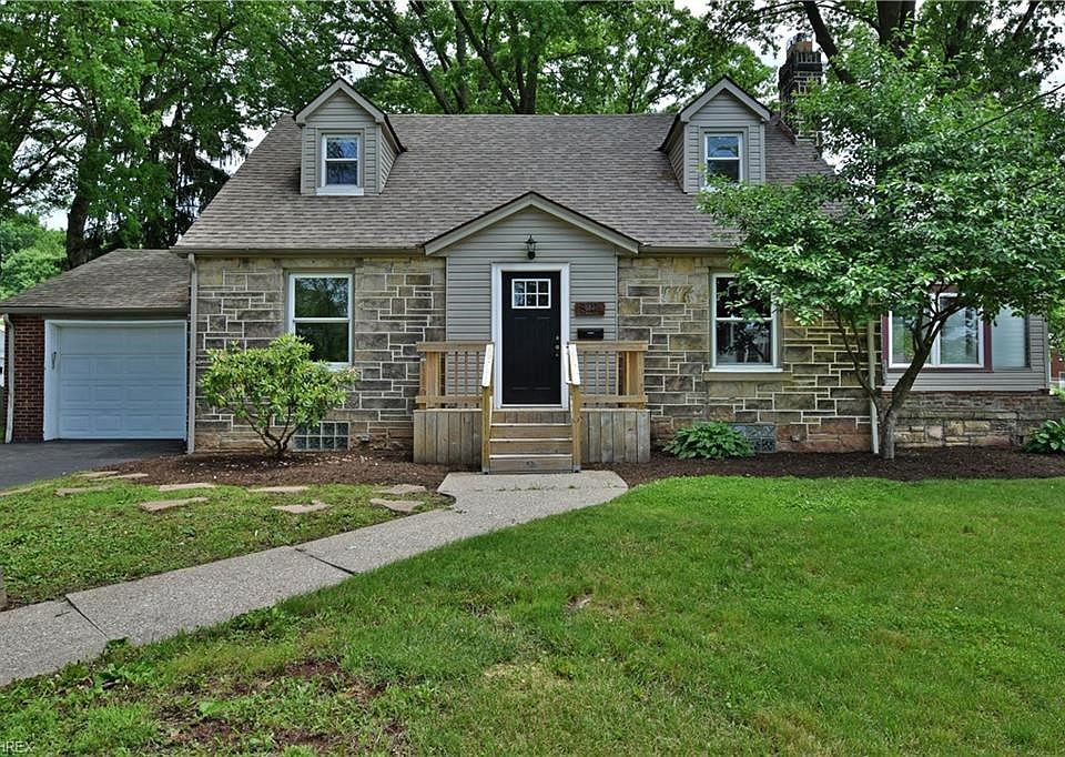 1st image of 825 Lincoln Ave