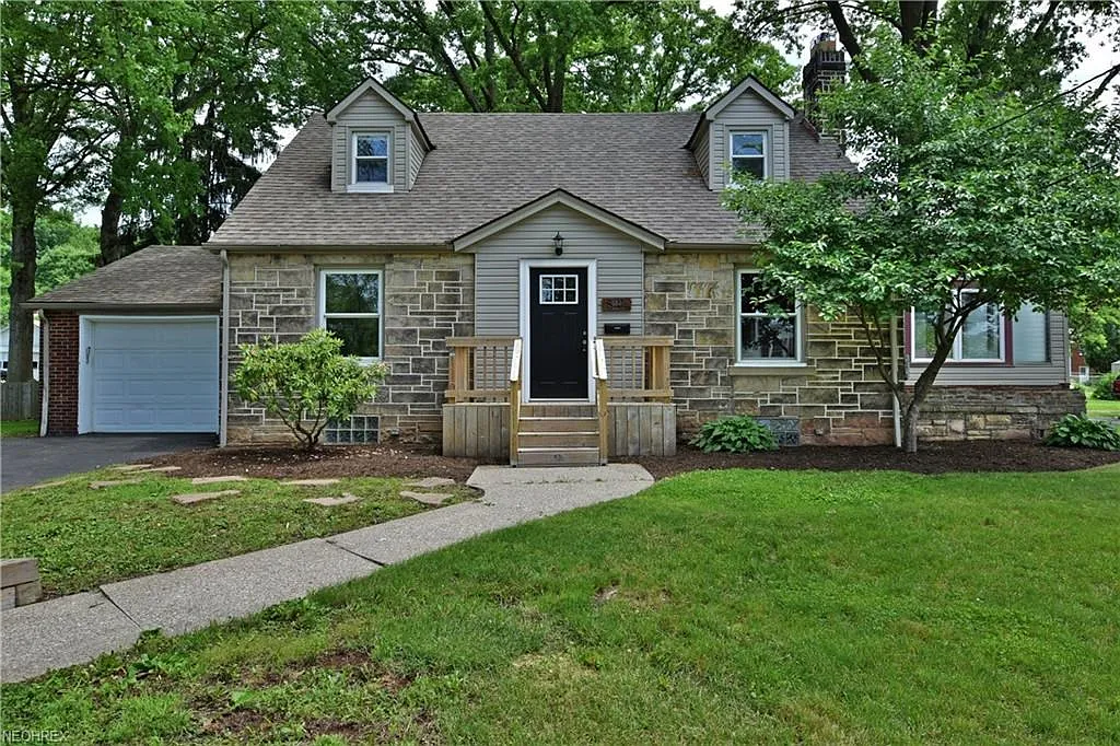 825 Lincoln Ave photo 1