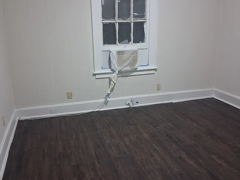 215 Maple St — Photo 2