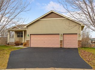 417 Rodeo Dr, Isanti, MN 55040