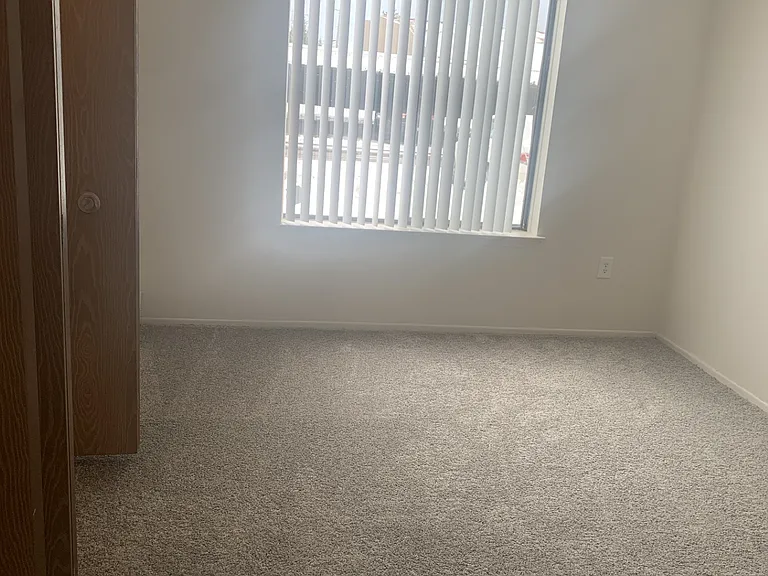 Franklin River Apartments — Photo 58