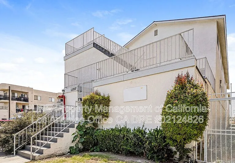 13707 Yukon Ave #4 — Photo 1