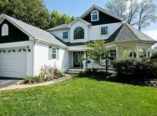 5421 Benton Ave, Downers Grove, IL 60515