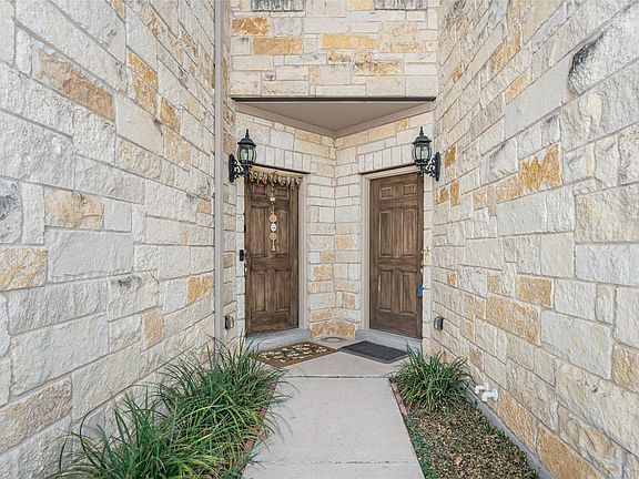 4th image of 700 Mandarin Flyway APT 802