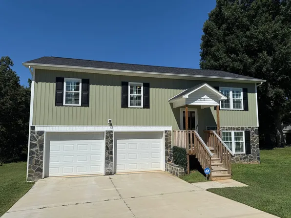 3215 24th St, Hickory, NC 28601