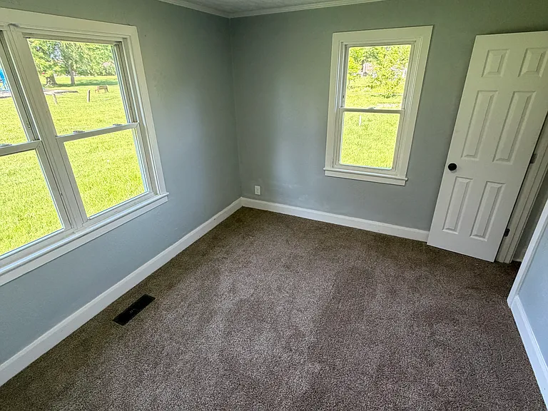 1724 Osage Ave SE — Photo 5