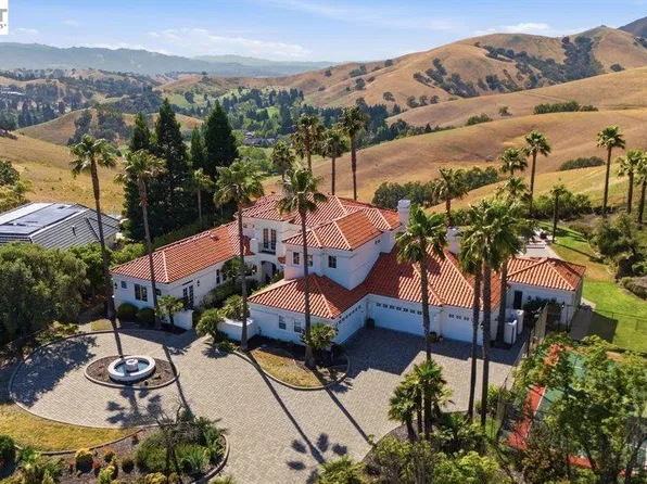 27 Eagle Ridge Ln, Danville, CA 94506