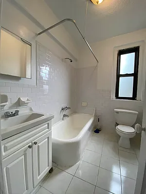 Rented by Urban Real Estate Property Group Inc | media 14
