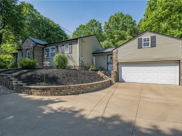 905 W Turkeyfoot Lake Rd, Akron, OH 44319