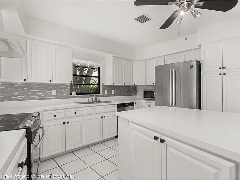 3407 Divot Rd — Photo 15
