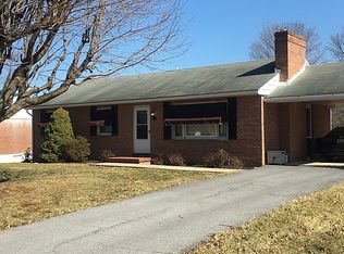 13707 Dixie Dr, Hagerstown, MD