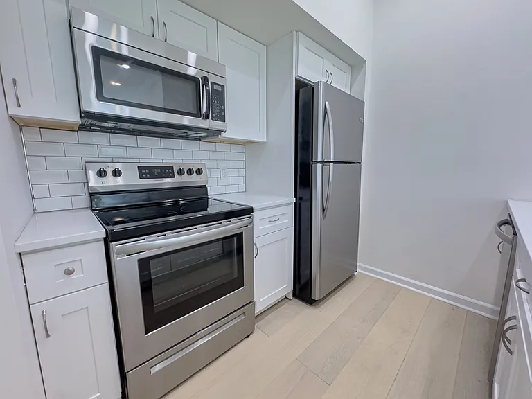 1703 Green St #4 — Photo 10
