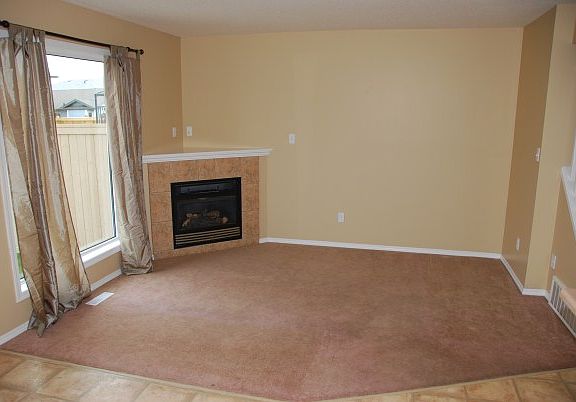 3 Livingroom_08042021
