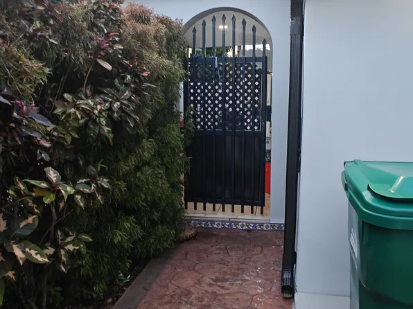 9541 SW 25th Dr, Miami, FL 33165