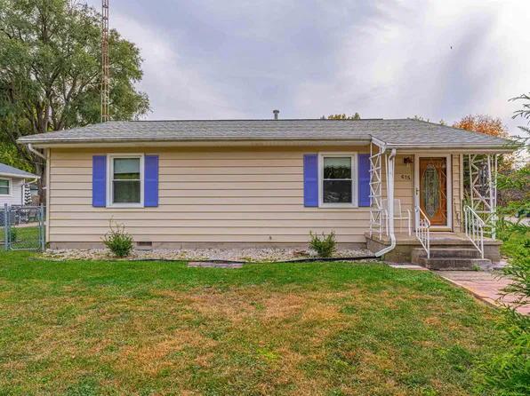 615 Short 10th St, Lincoln, IL 62656