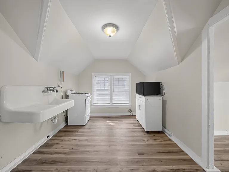 140 Mildred Ave #3 — Photo 6