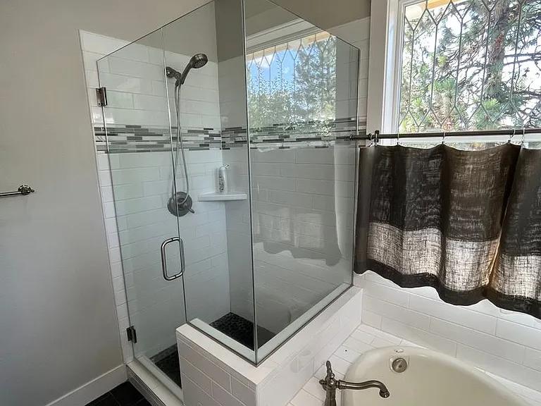 2473 NW Sacagawea Ln — Photo 11