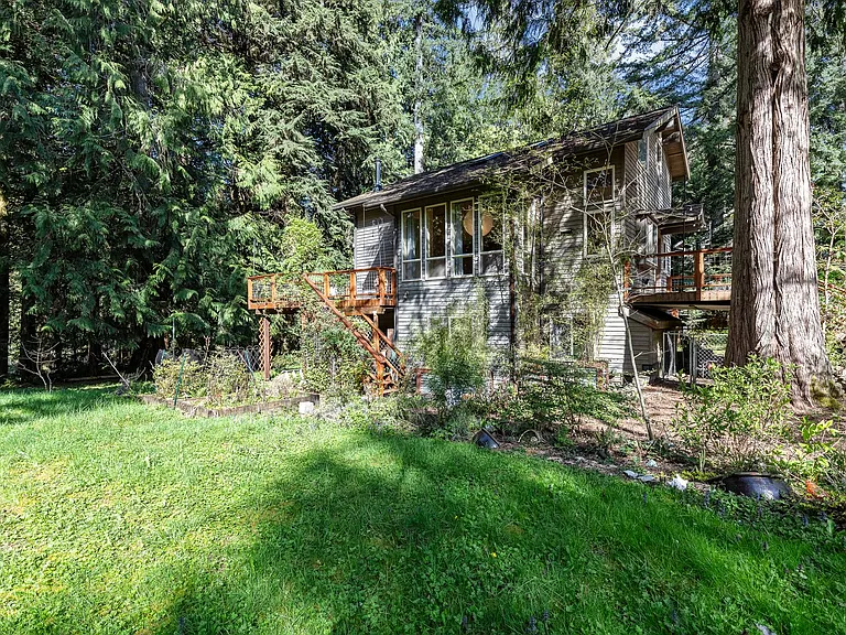 22030 E Lost Lake Rd — Photo 40