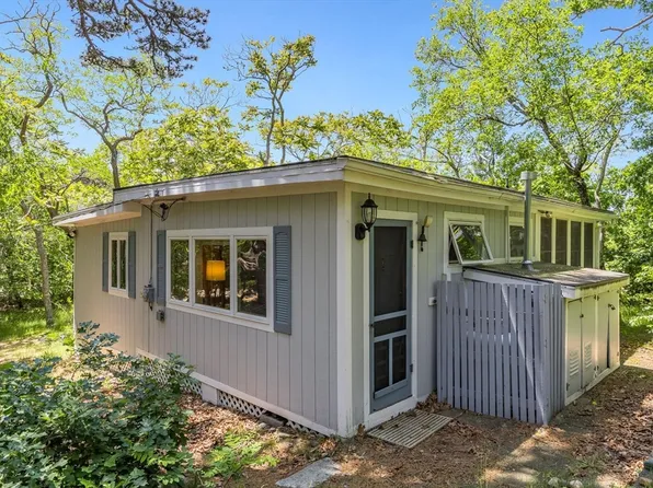 290 Old Wharf Rd, Wellfleet, MA 02667