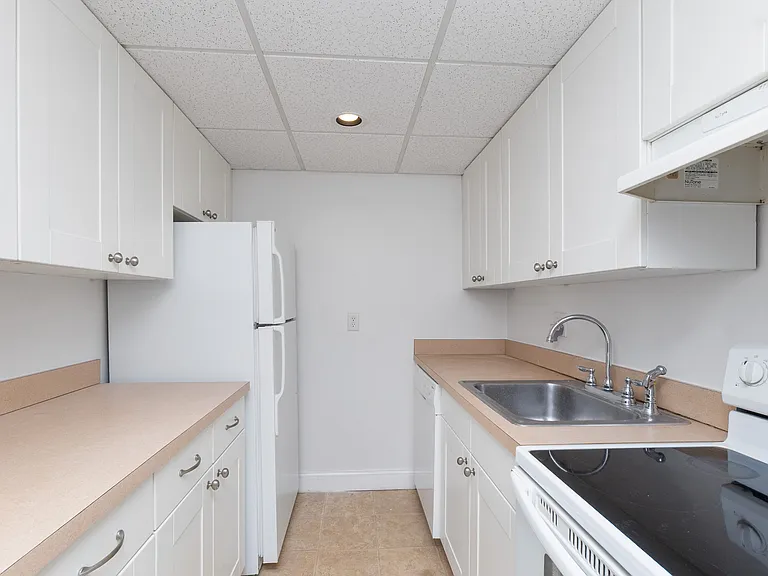 685 Main St #37 — Photo 6