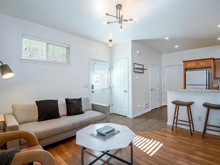 399 Forest View Dr — Photo 5