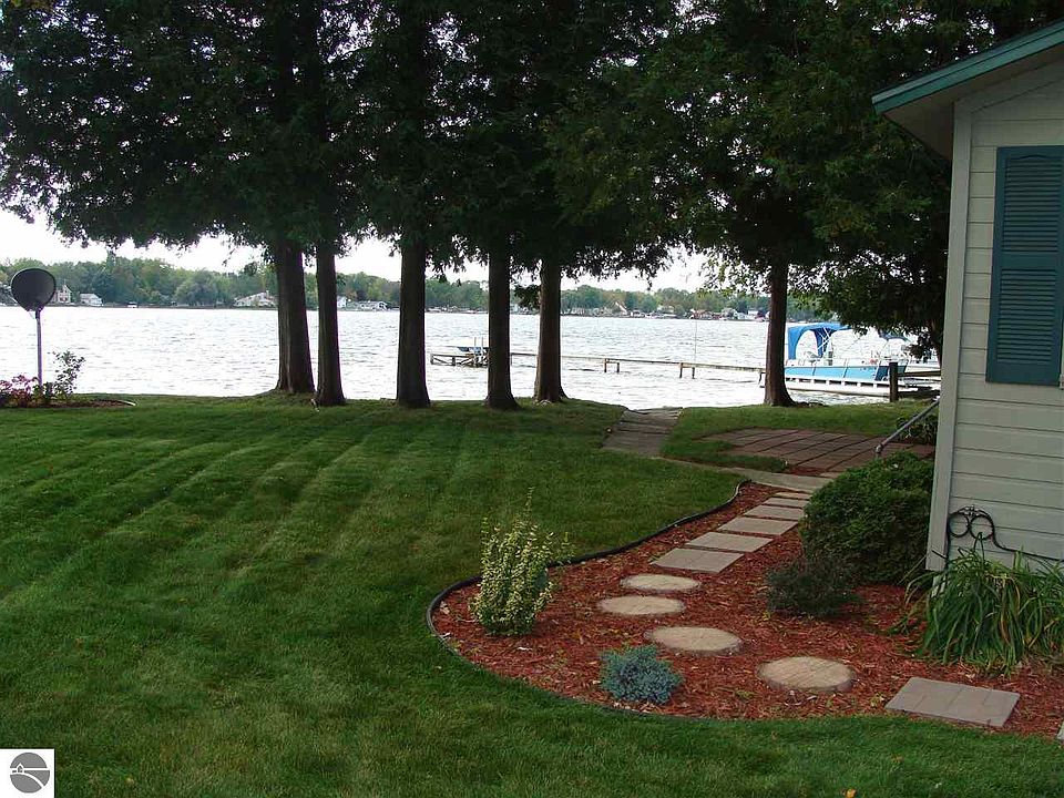 1st image of 1213 N Waterfront Dr
