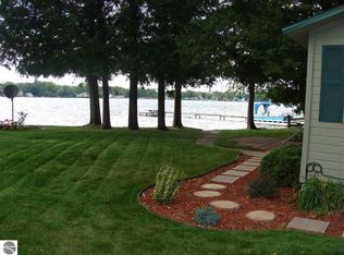 1213 N Waterfront Dr, Weidman, MI 48893