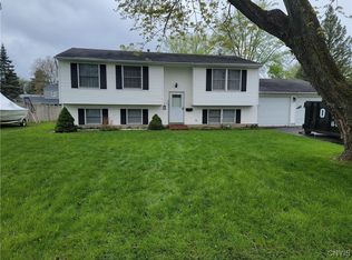 2 Orange Tree Ln, Liverpool, NY 13090