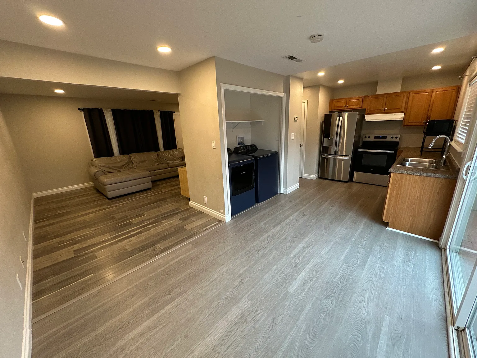 3 bed, 1.5 bath, 1130 sqft, $3,200 — Photo 2