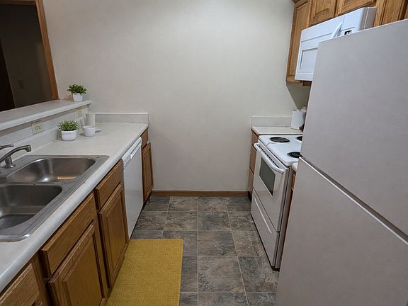 5th image of 120 S Salisbury St #2e13dd230