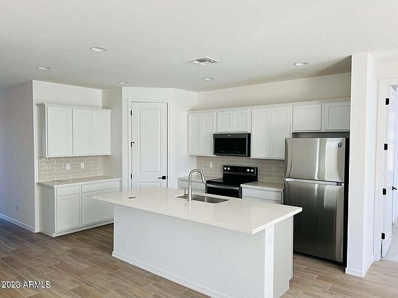 3rd image of 35895 W Santa Monica Ave