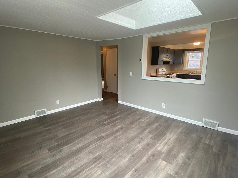 1st image of 121 Chamberlin Dr