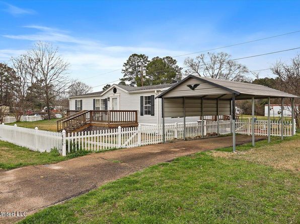 404 Southgate Dr, Richland, MS 39218