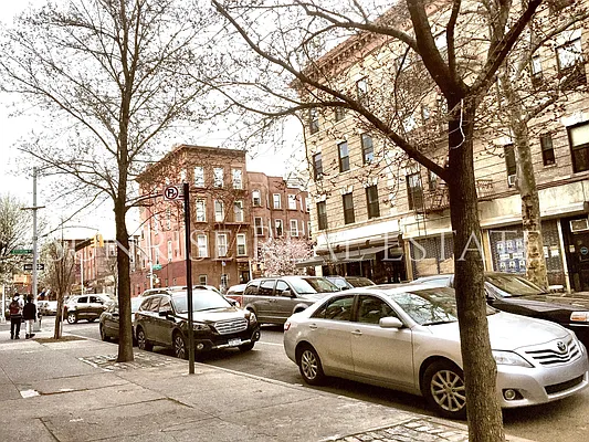 Rented by Sunrise Real Estate | media 69